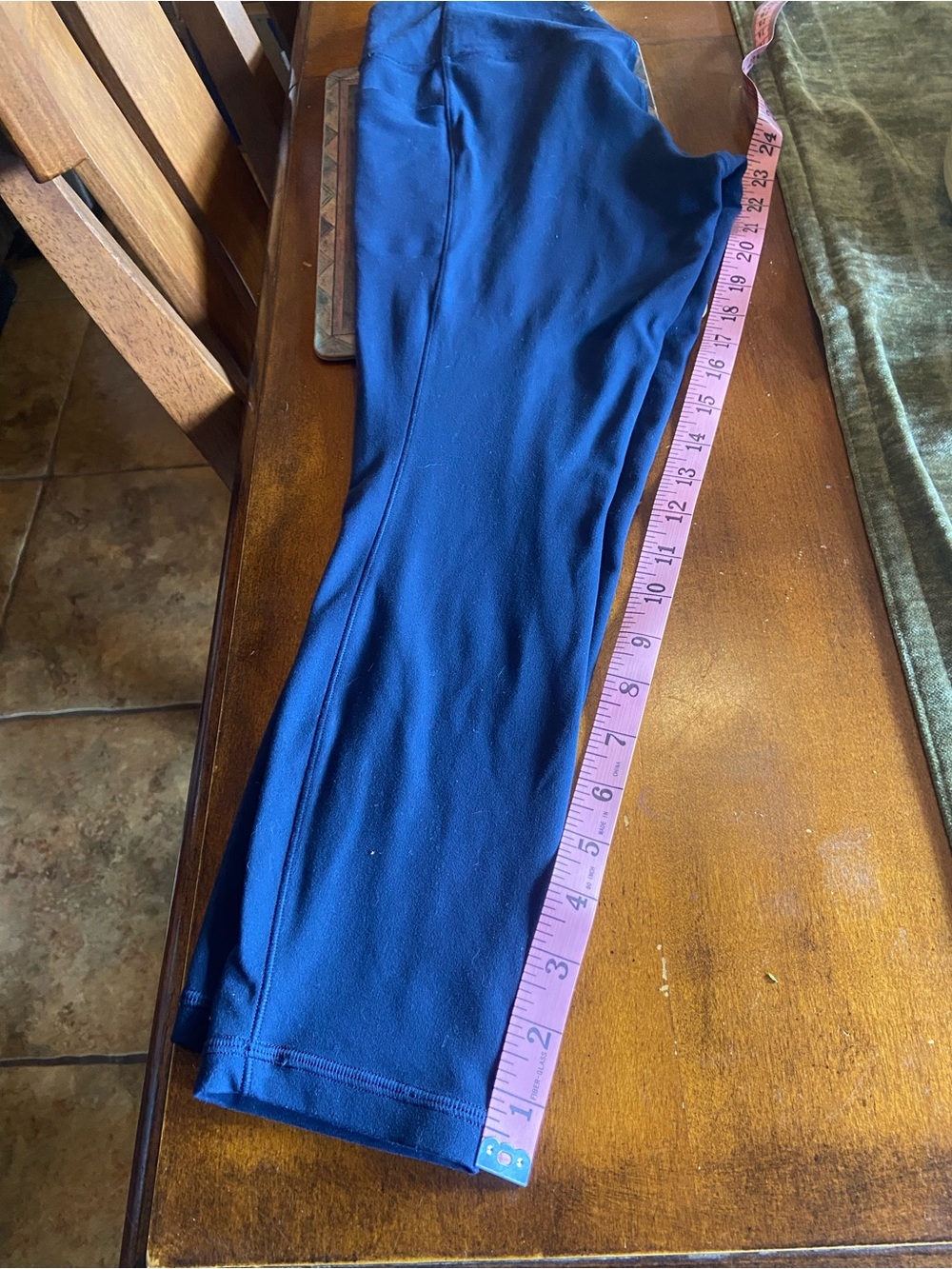 Athleta Salutation 7/8 stash tights size medium - Picture 7 of 9